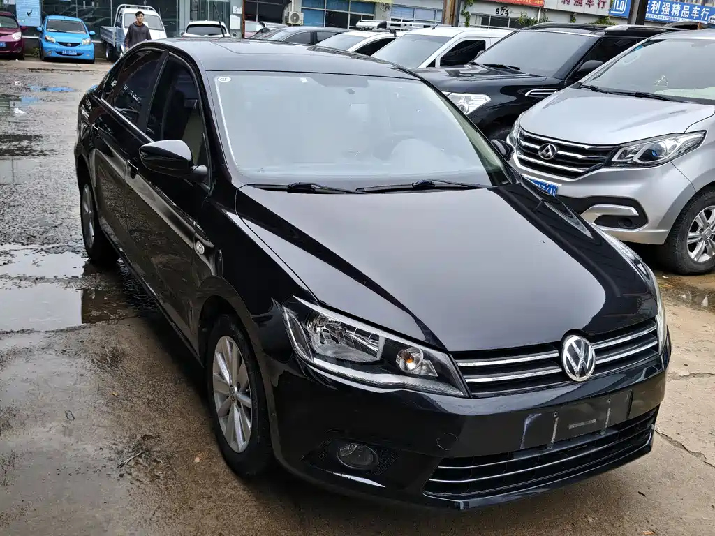 VOLKSWAGEN JETTA 2013
