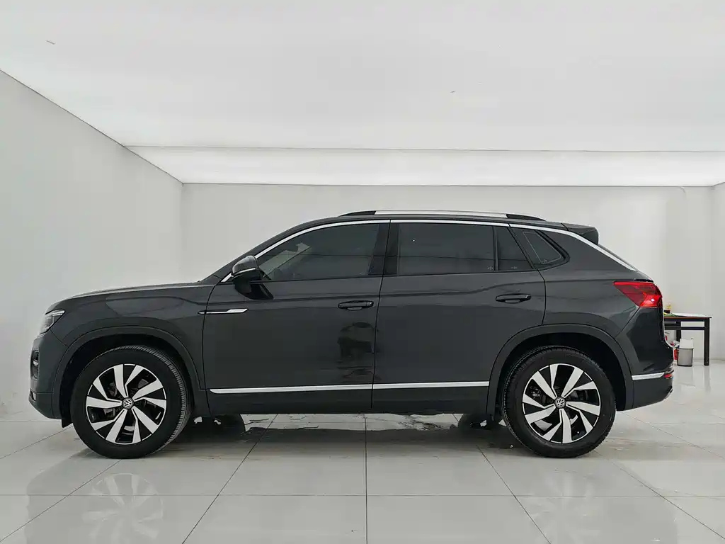 VOLKSWAGEN TAYRON 2021