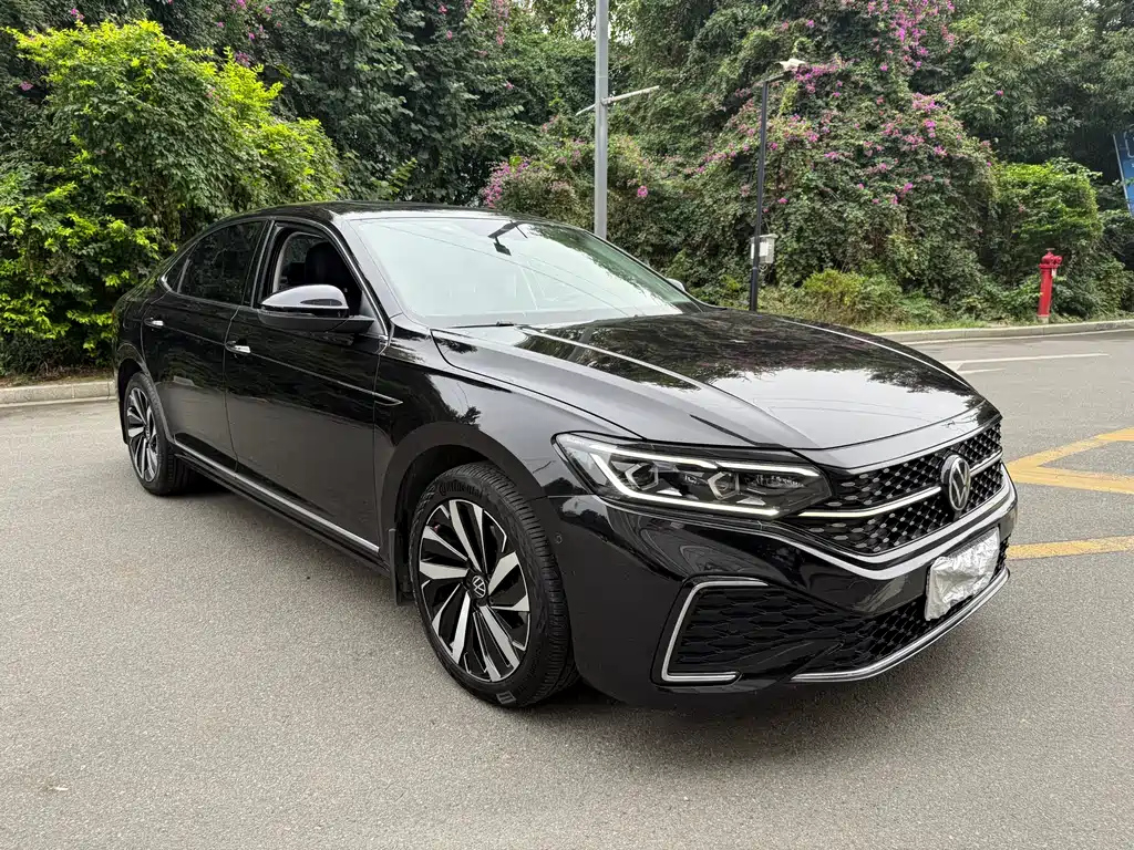 VOLKSWAGEN PASSAT 2021