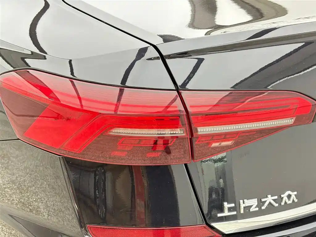 VOLKSWAGEN PASSAT 2020