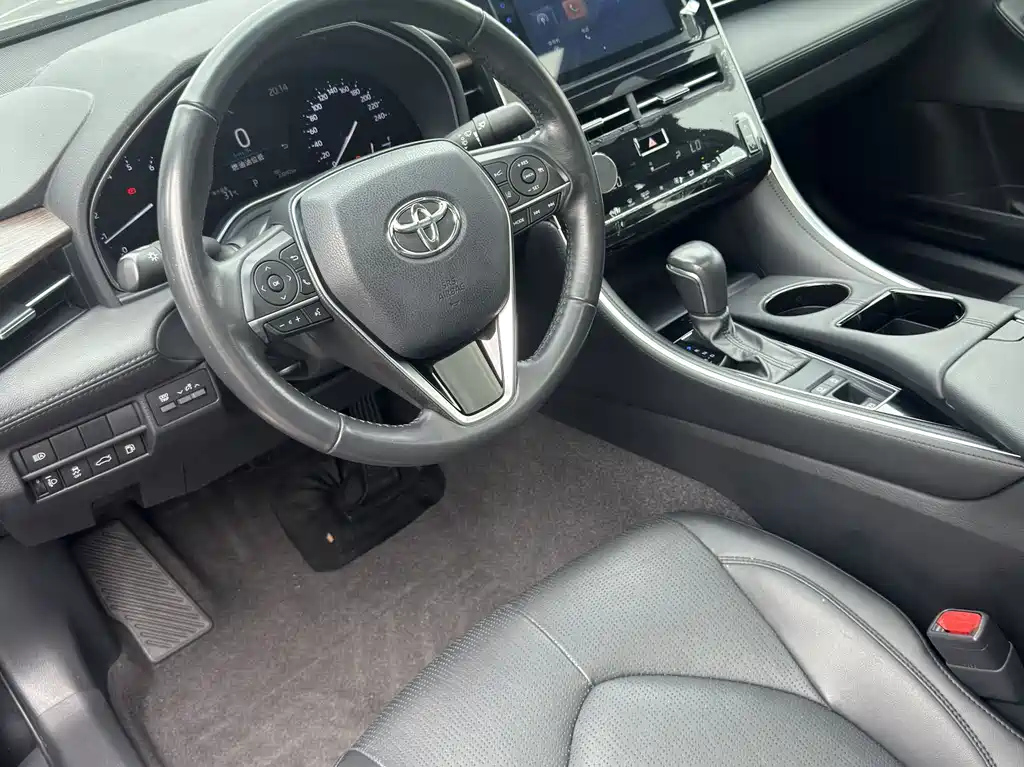TOYOTA AVALON 2024