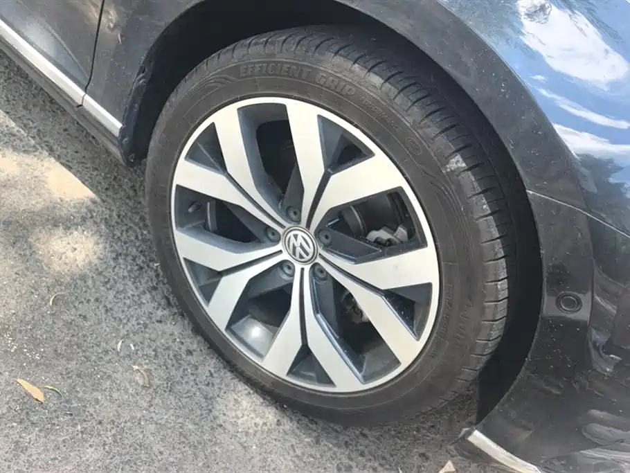 VOLKSWAGEN MAGOTAN 2018