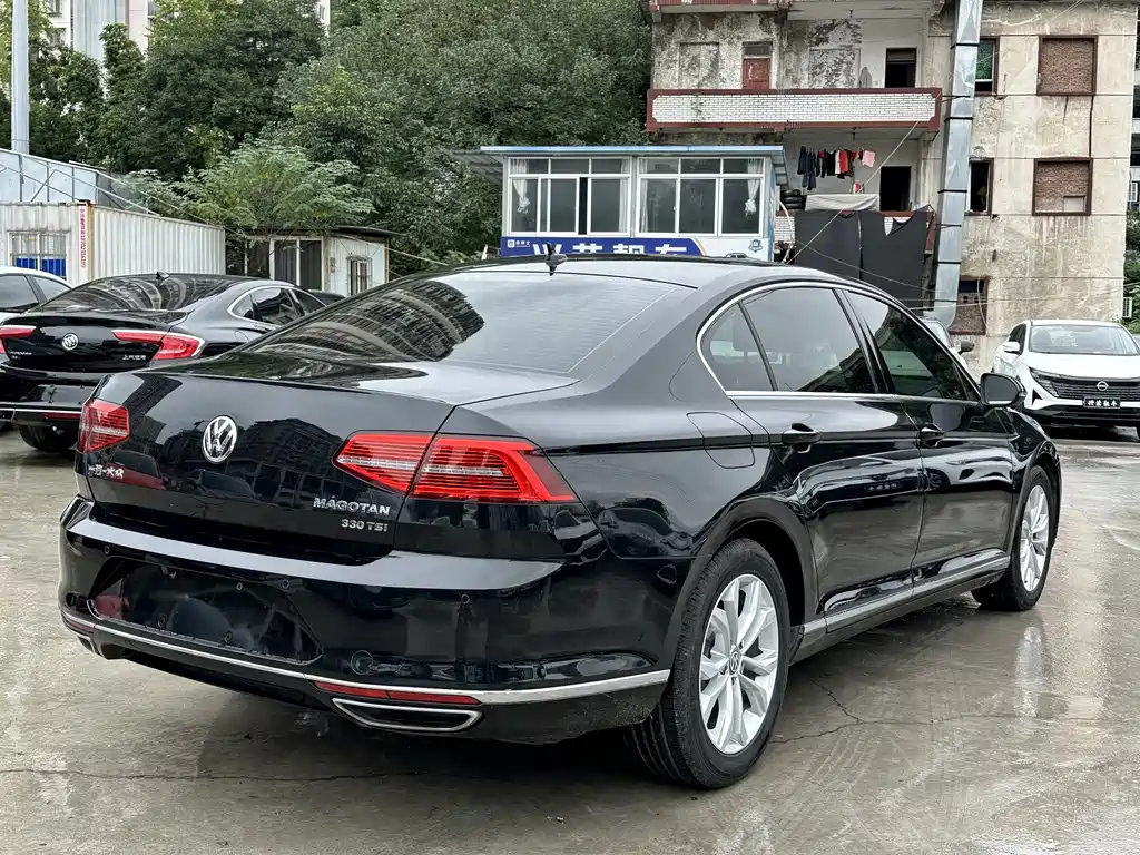 VOLKSWAGEN MAGOTAN 2020