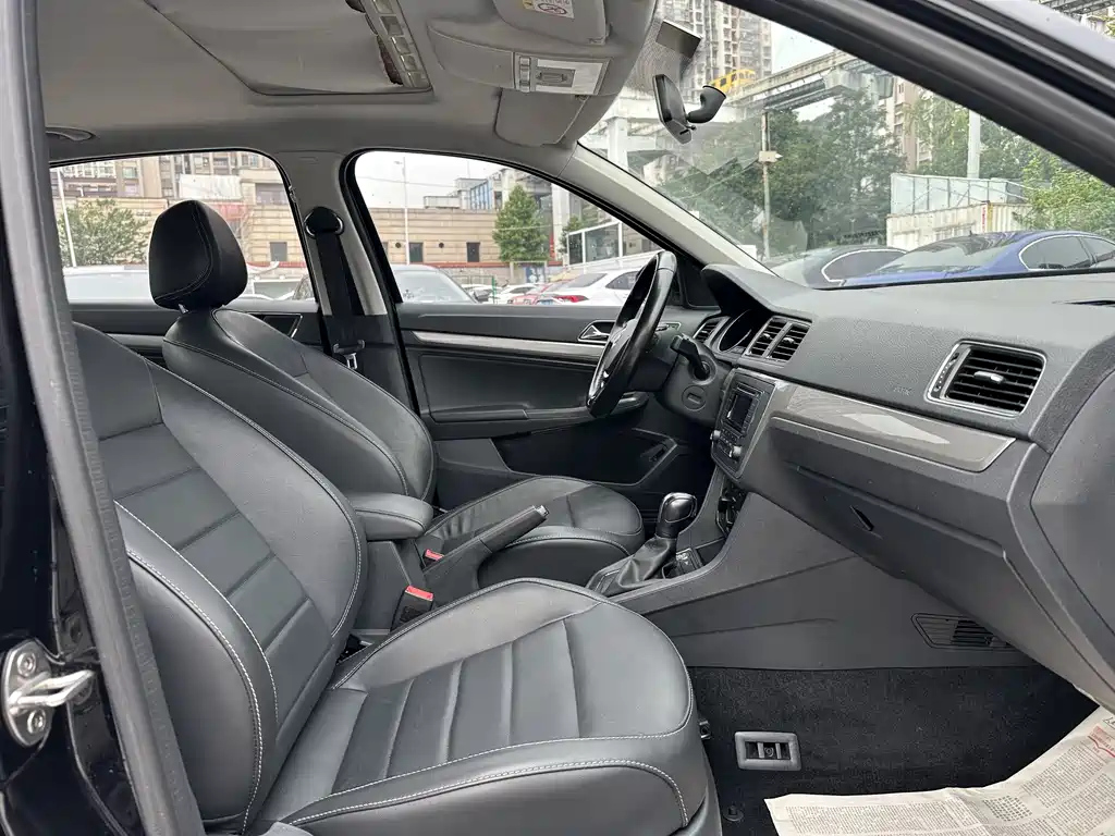 VOLKSWAGEN LAVIDA 2018
