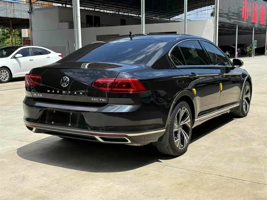 VOLKSWAGEN MAGOTAN 2020