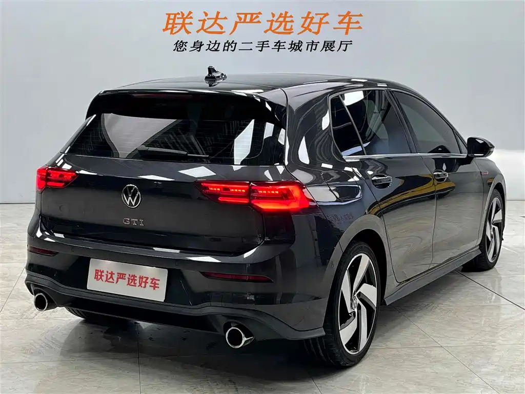 VOLKSWAGEN GOLF GTI 2021