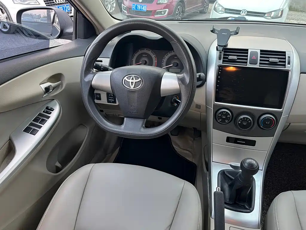 TOYOTA COROLLA 2012