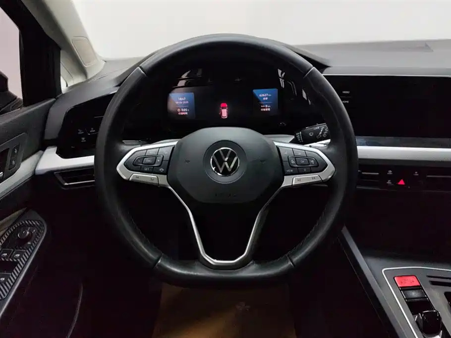 VOLKSWAGEN GOLF 2021