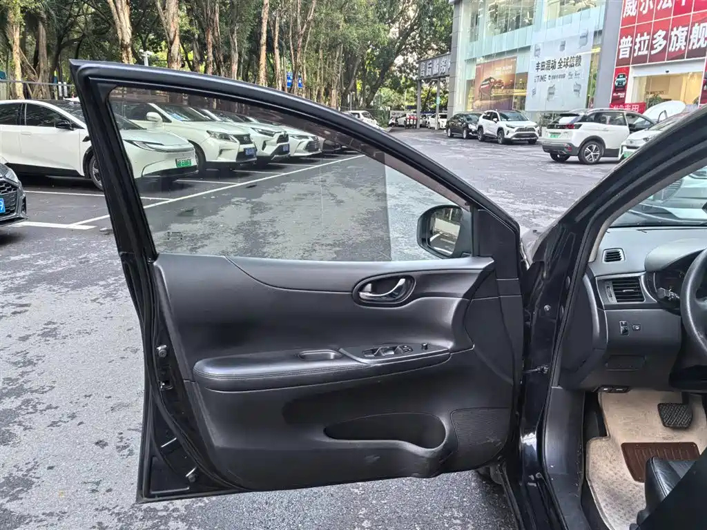 NISSAN TIIDA TIIDA 2012