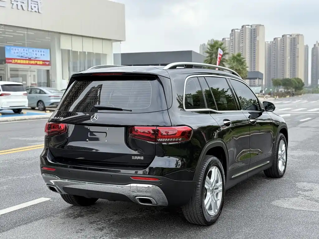 MERCEDES BENZ GLB 2023