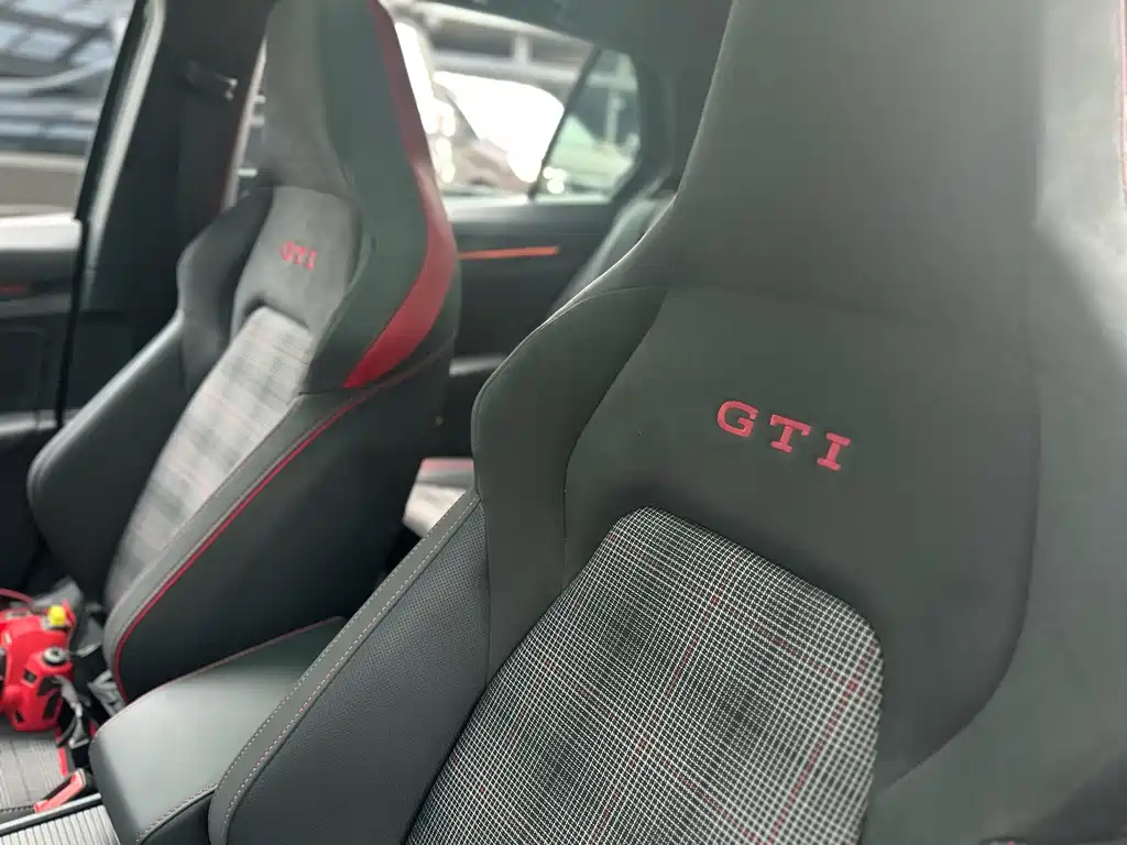 VOLKSWAGEN GOLF GTI 2022