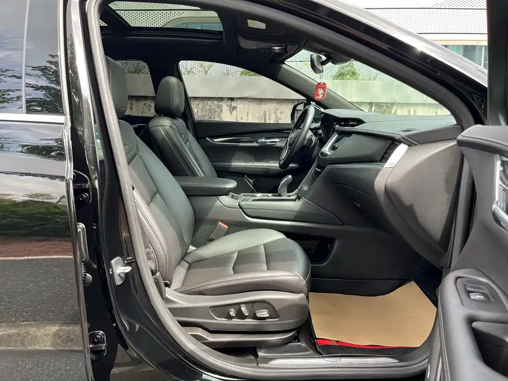 CADILLAC XT5 2021