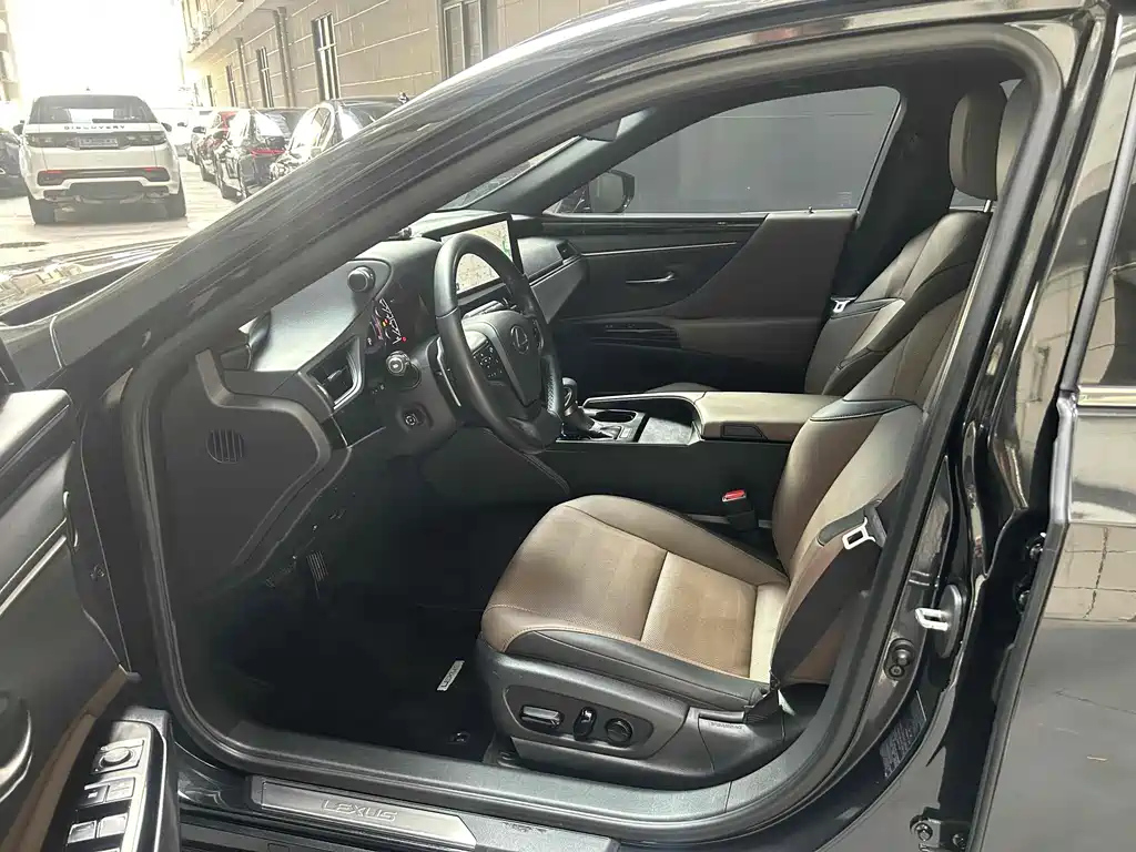 LEXUS ES 2023