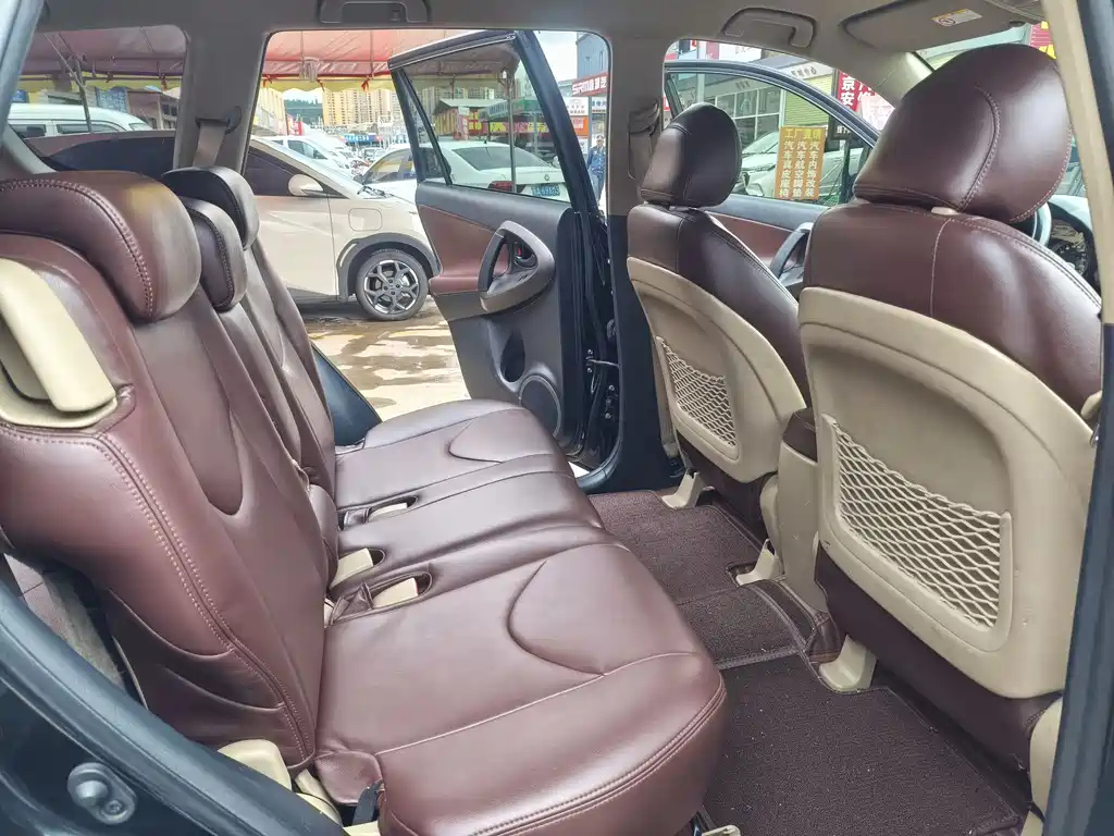 TOYOTA RAV4 RONGFANG 2013