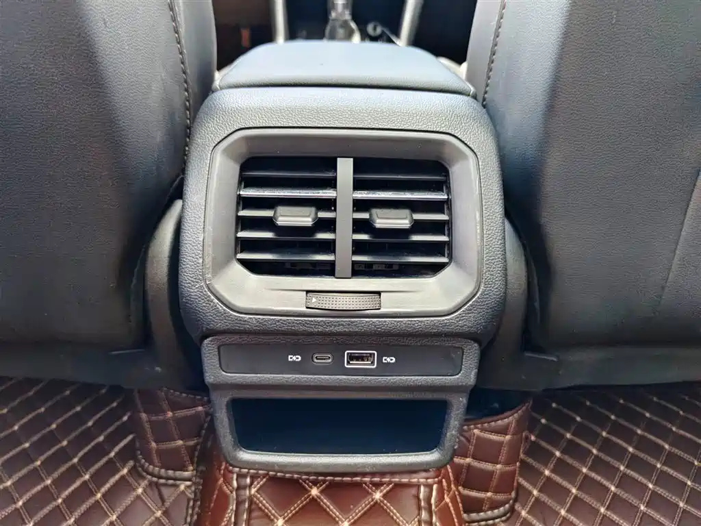 VOLKSWAGEN THARU 2022