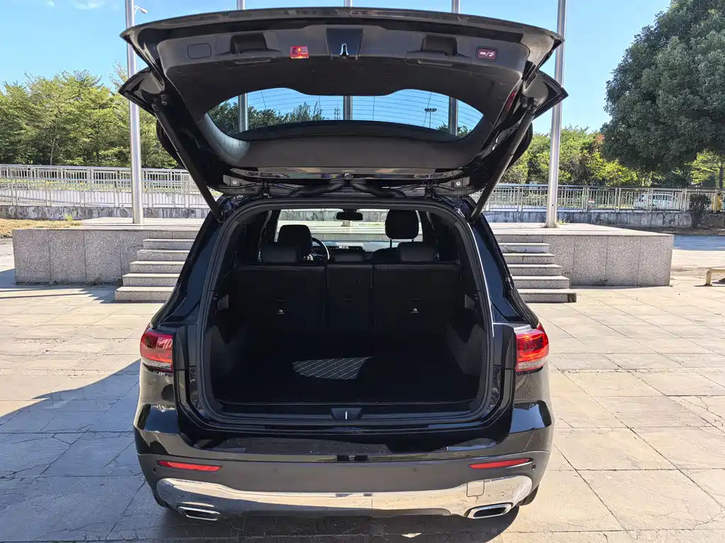 MERCEDES BENZ GLB 2023