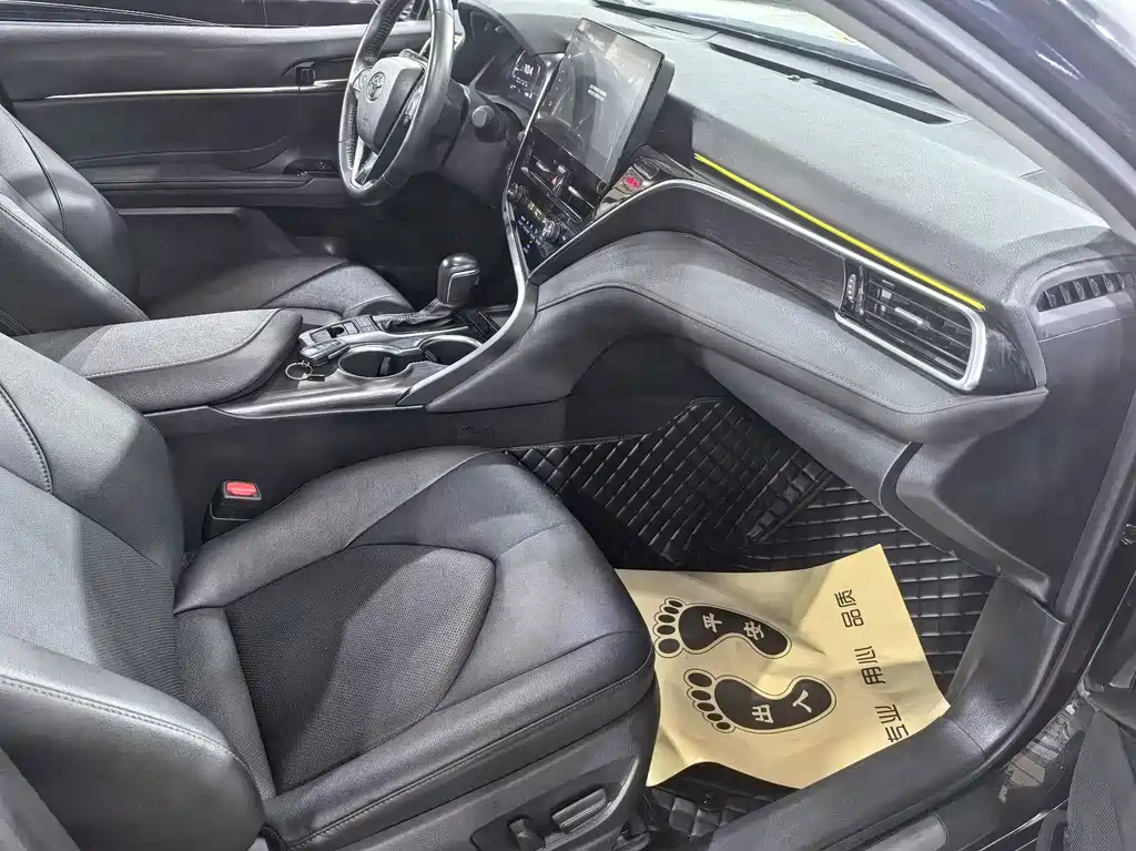 TOYOTA CAMRY 2021
