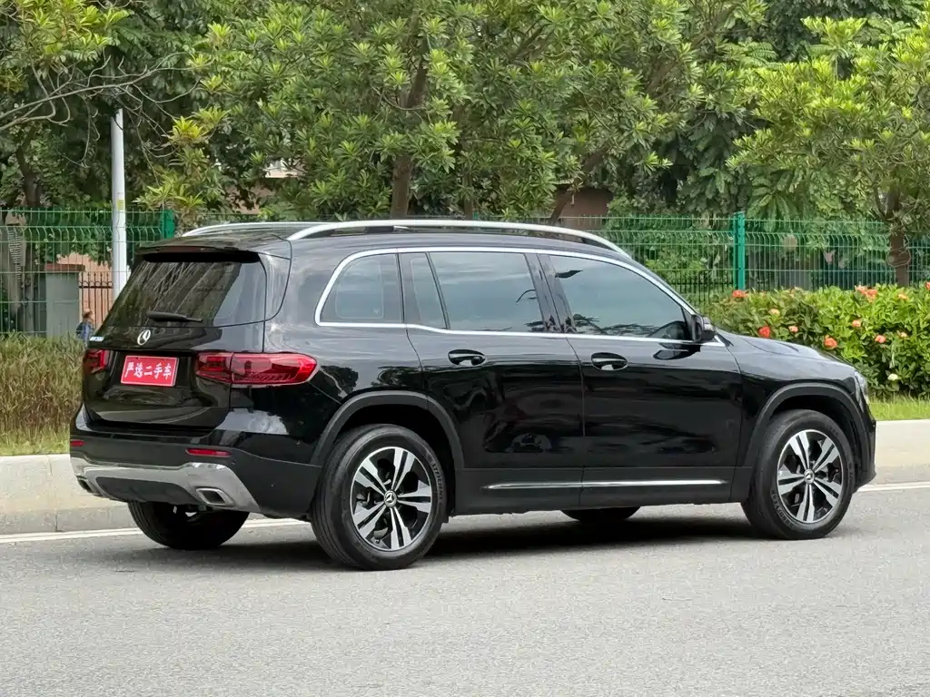 MERCEDES BENZ GLB 2023