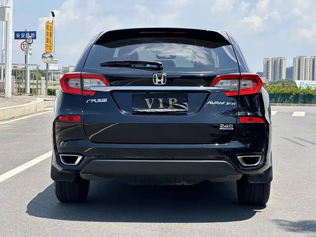 HONDA AVANCIER 2019