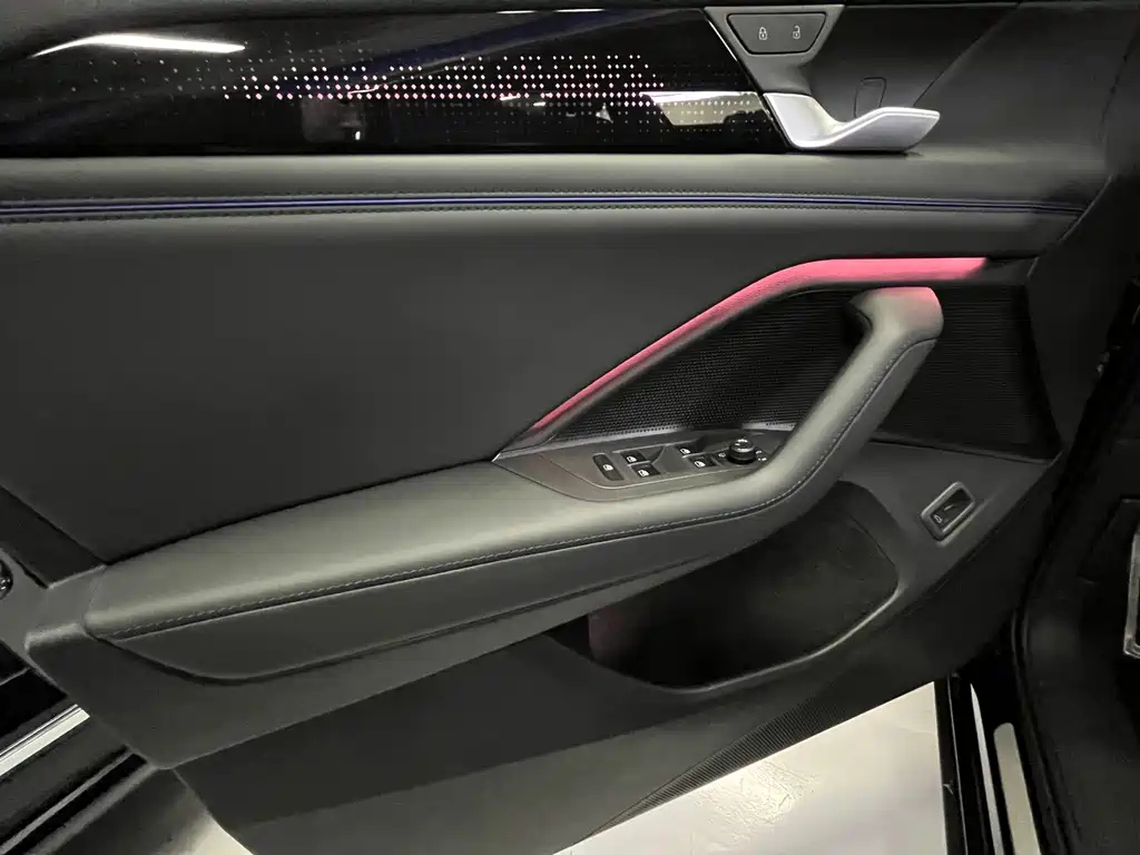 VOLKSWAGEN TIGUAN L 2025