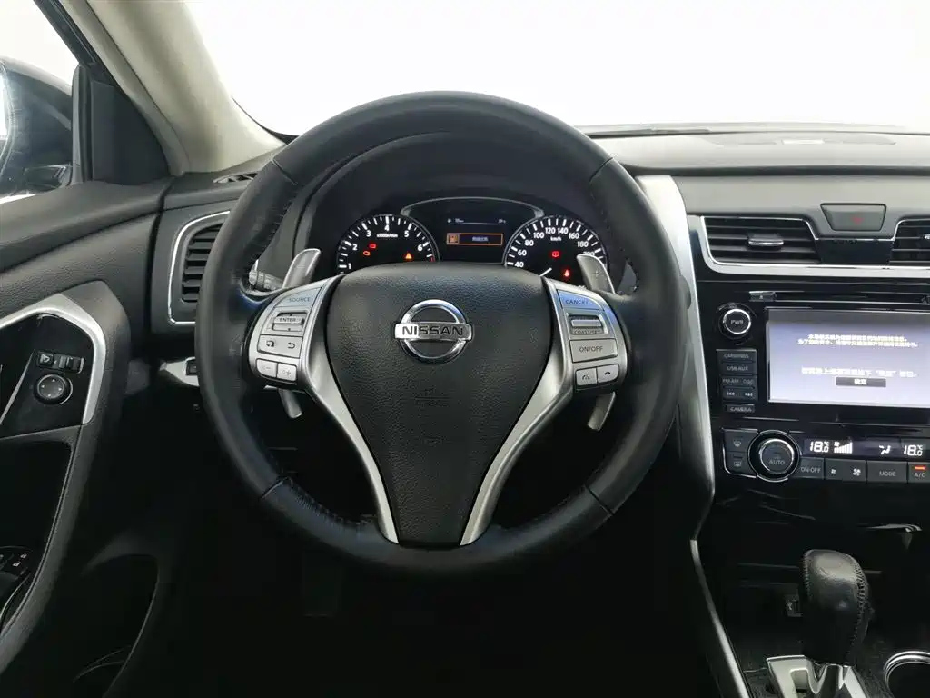 NISSAN TEANA 2016