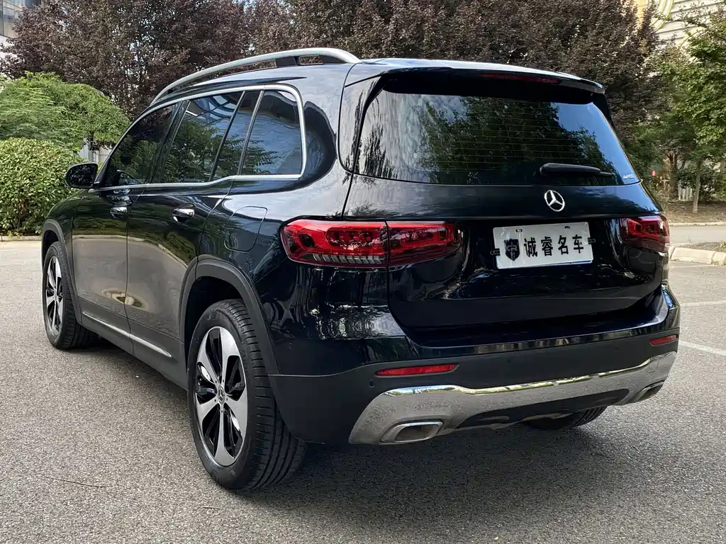 MERCEDES BENZ GLB 2023