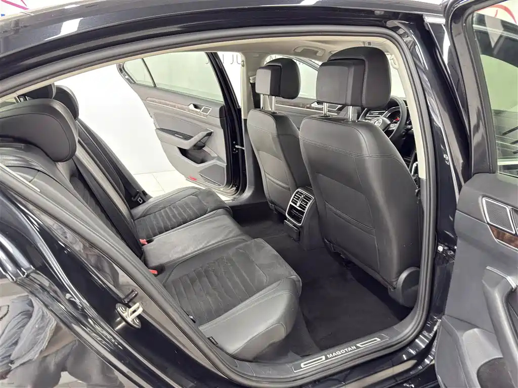 VOLKSWAGEN MAGOTAN 2017