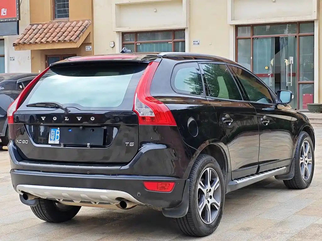 VOLVO XC60 IMPORT 2012