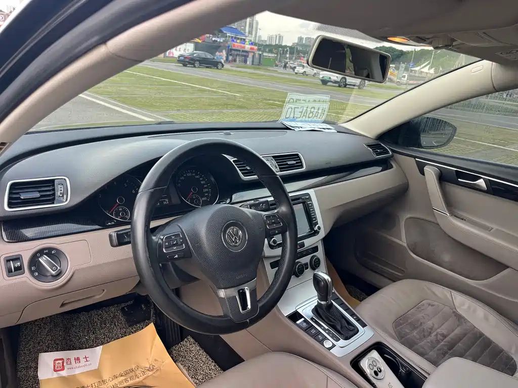 VOLKSWAGEN MAGOTAN 2015