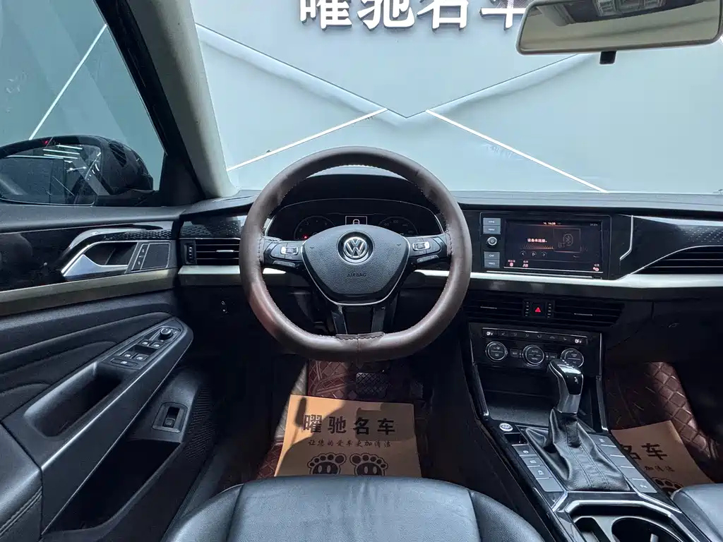 VOLKSWAGEN PASSAT 2019