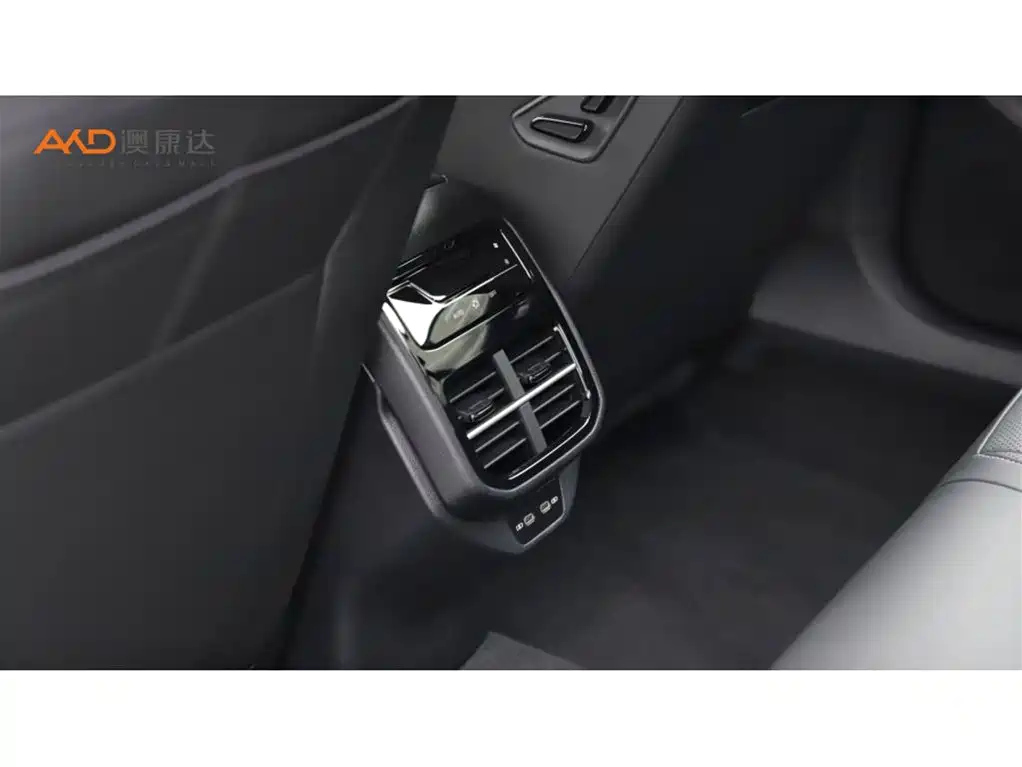 VOLKSWAGEN PASSAT 2025