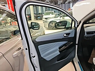 VOLKSWAGEN ID.4 X  2025 YEAR  YEAR  SMART EDITION 2025