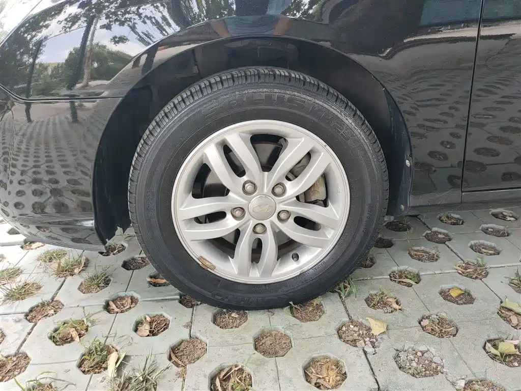 HYUNDAI CELESTA 2011