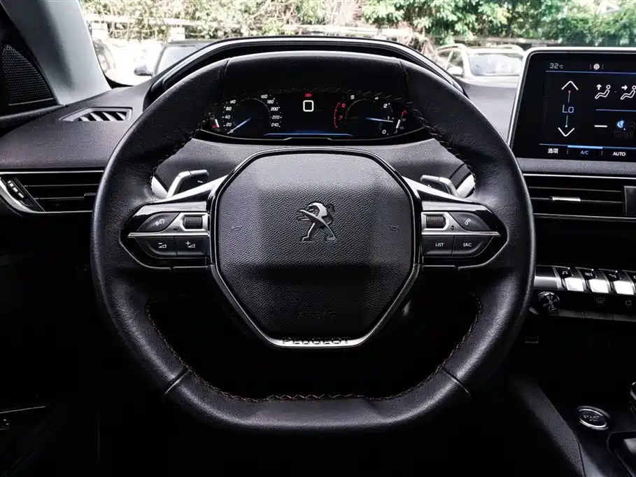 PEUGEOT 5008 2019