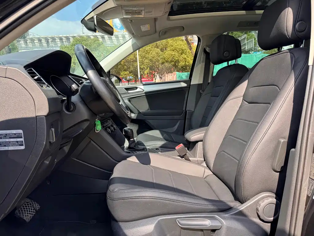 VOLKSWAGEN TIGUAN 2017