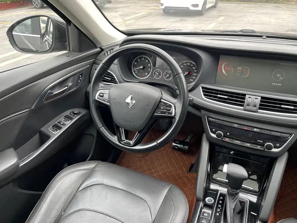 BORGWARD BX7 2017