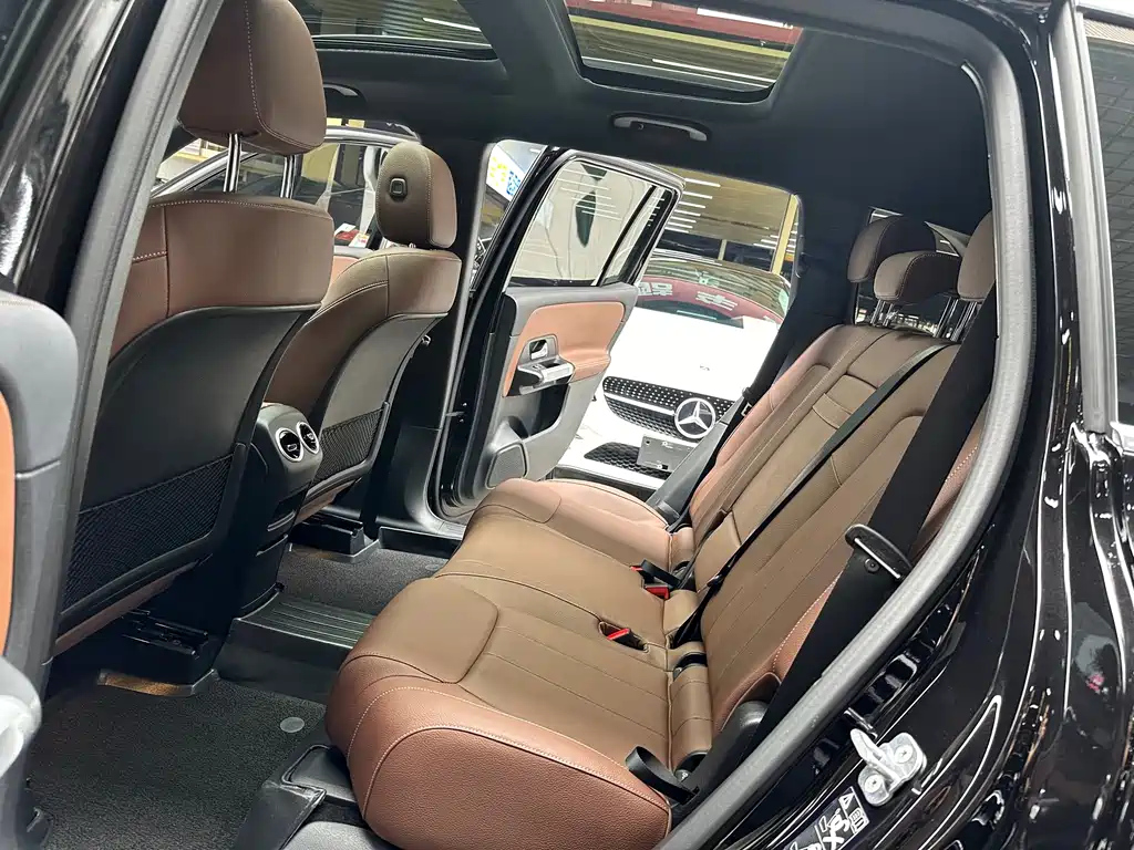 MERCEDES BENZ GLB 2025