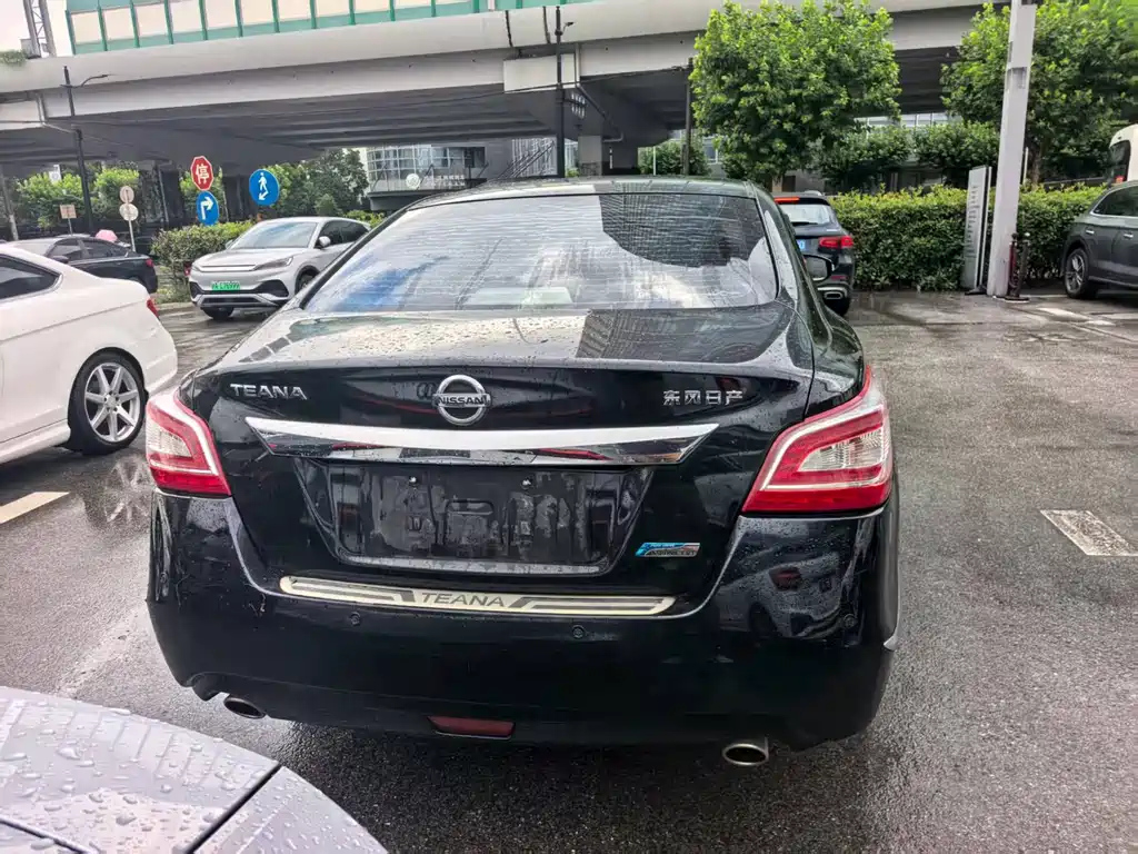 NISSAN TEANA 2013