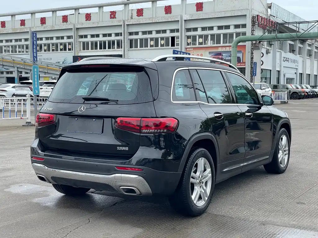 MERCEDES BENZ GLB 2021