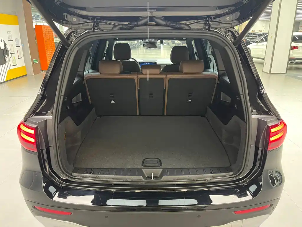 MERCEDES BENZ GLB 2024