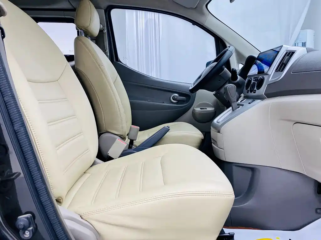 NISSAN NV200 2016