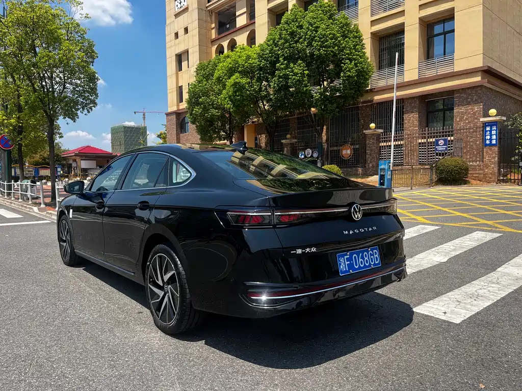 VOLKSWAGEN MAGOTAN 2024