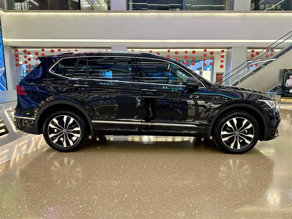 VOLKSWAGEN TIGUAN L 2024