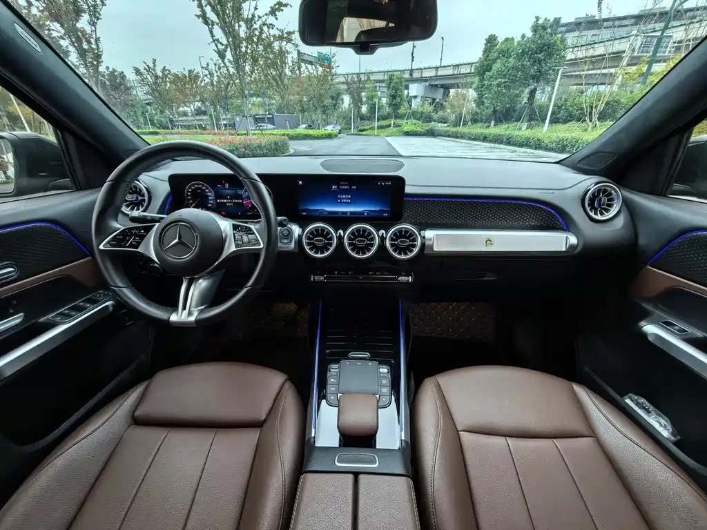 MERCEDES BENZ GLB 2024