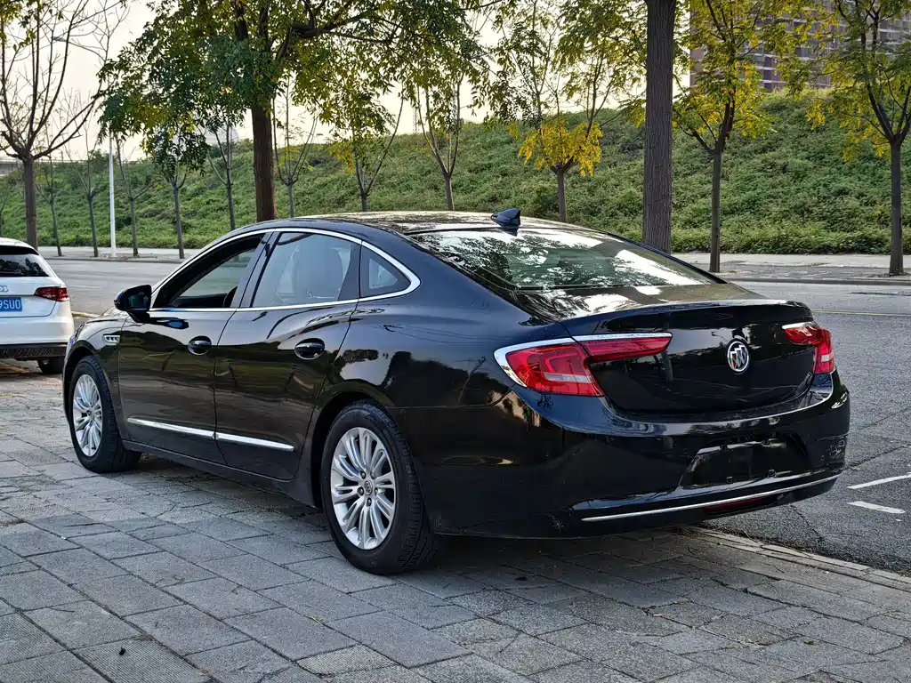 BUICK LACROSSE 2017