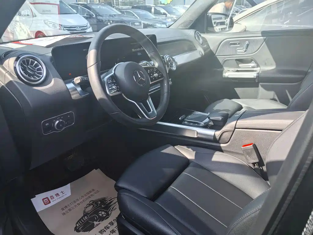 MERCEDES BENZ GLB 2023