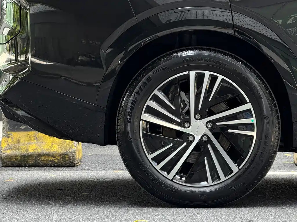 LYNK&CO 08 NEW ENERGY 2024