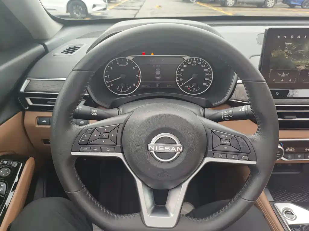 NISSAN TEANA 2023