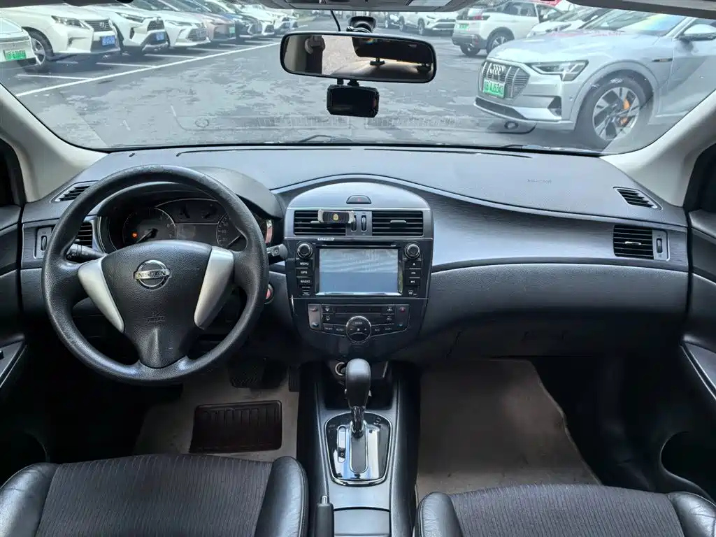 NISSAN TIIDA TIIDA 2012