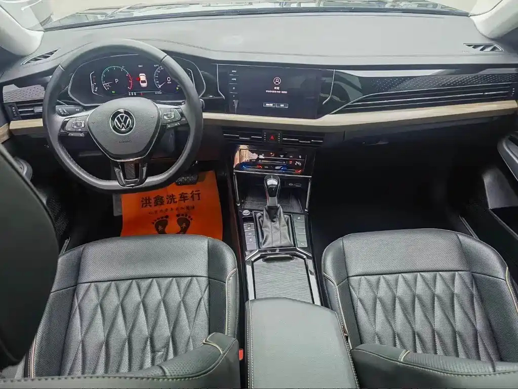 VOLKSWAGEN PASSAT 2020